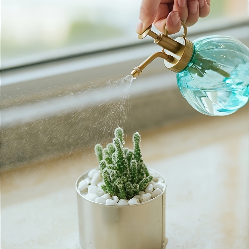 Gardening Tools Vintage - 家庭用プラスチック製スプレーボトル＆小型ヴィンテージ風カボチャ型じょうろ（多肉植物用、水やり＆園芸ツール）
